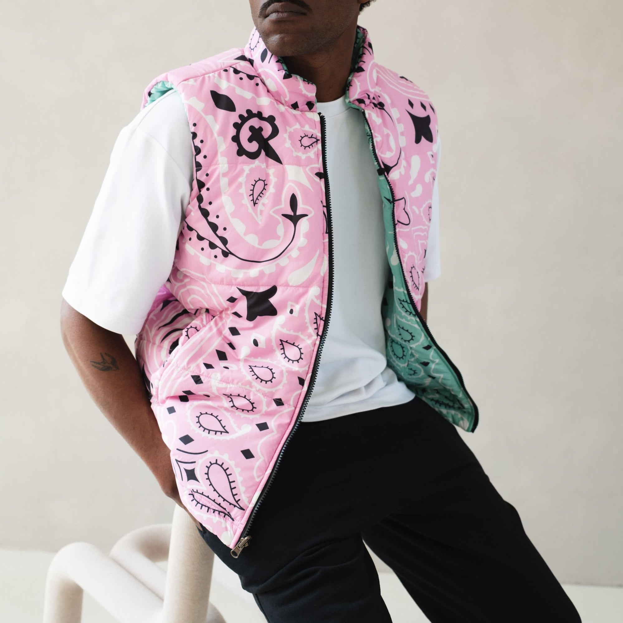 Urban print vest casual outfit