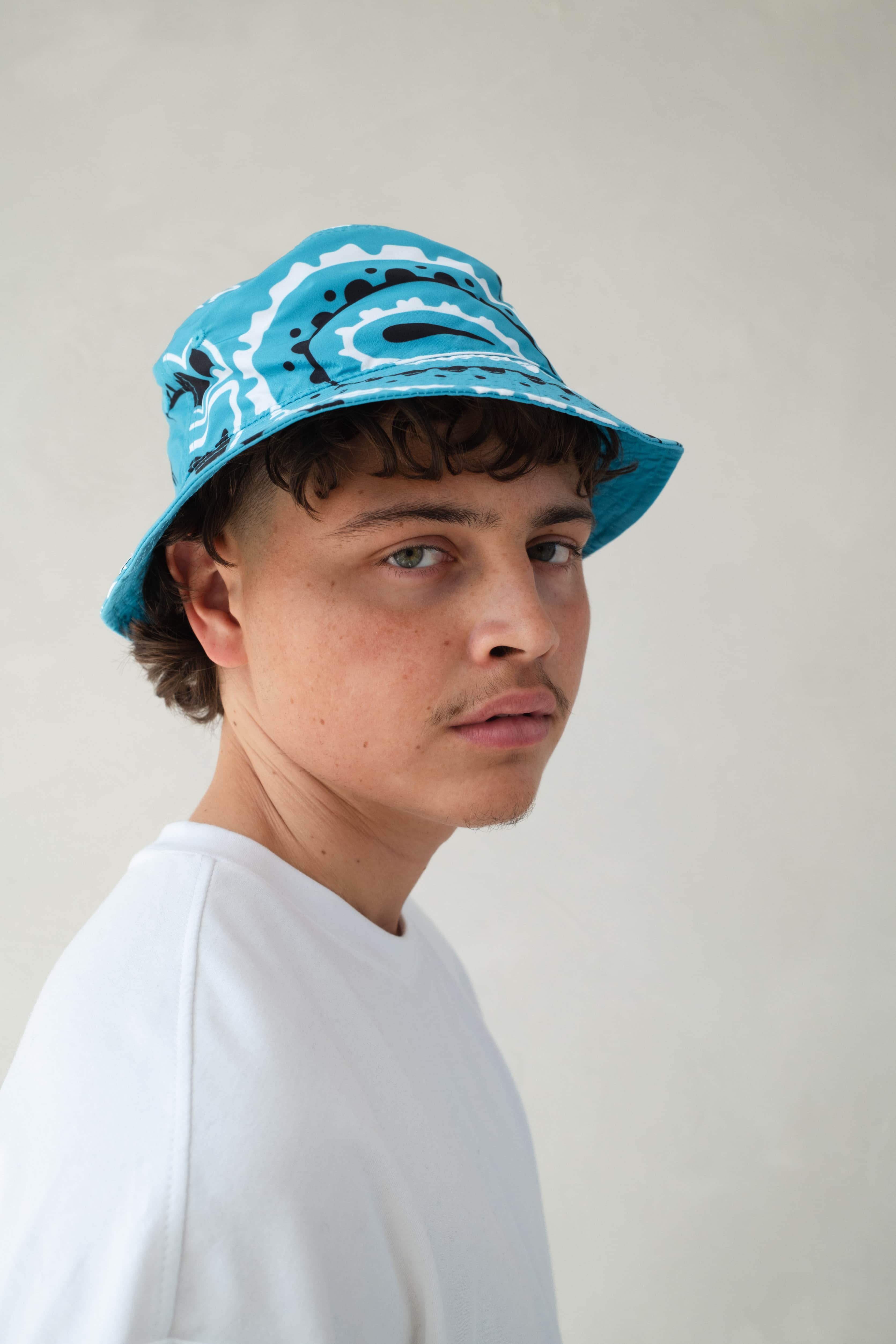 Pet buckethat zwart blauw