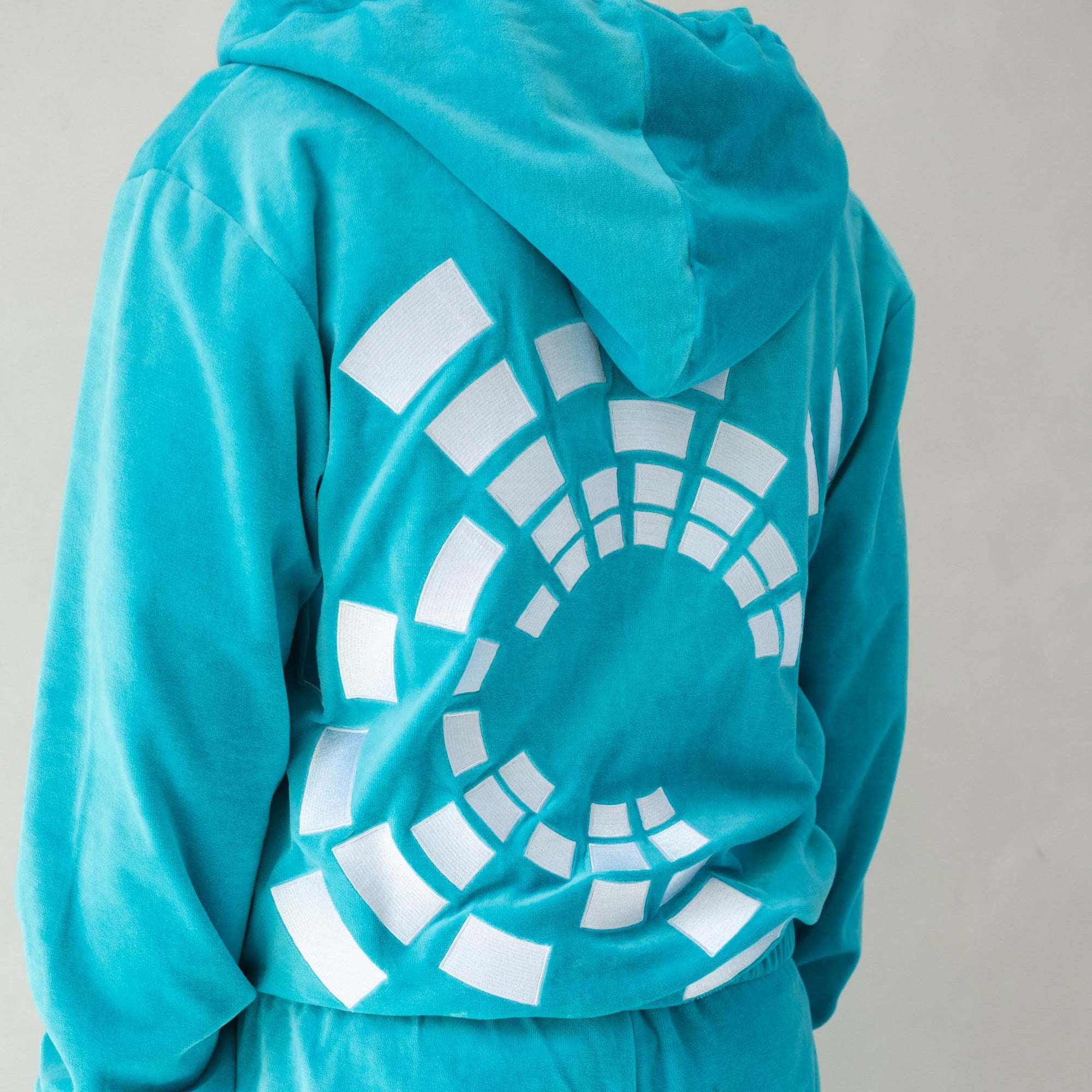 Hoodie wit logo, zwart streetwear