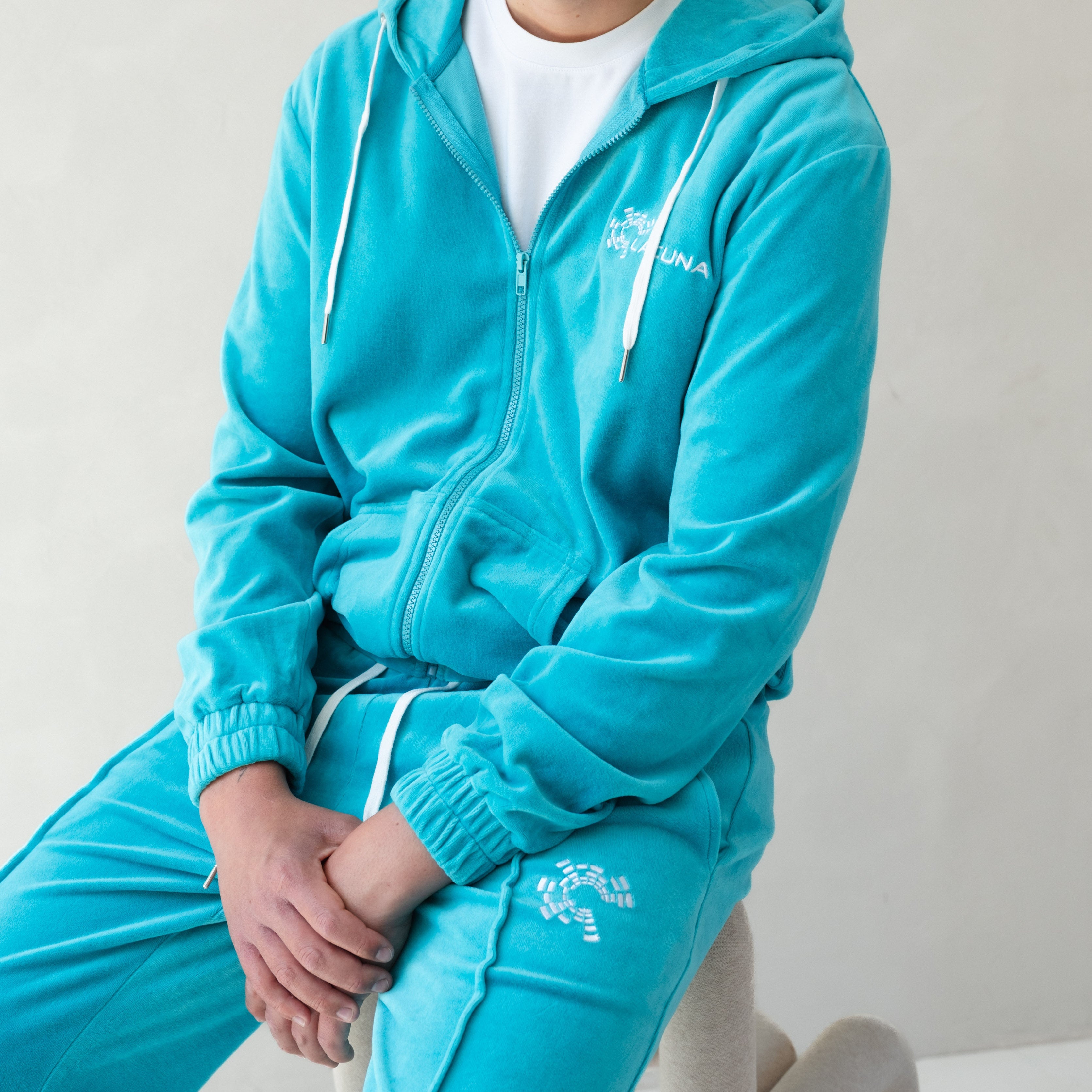 streetwear outfit tracksuit look