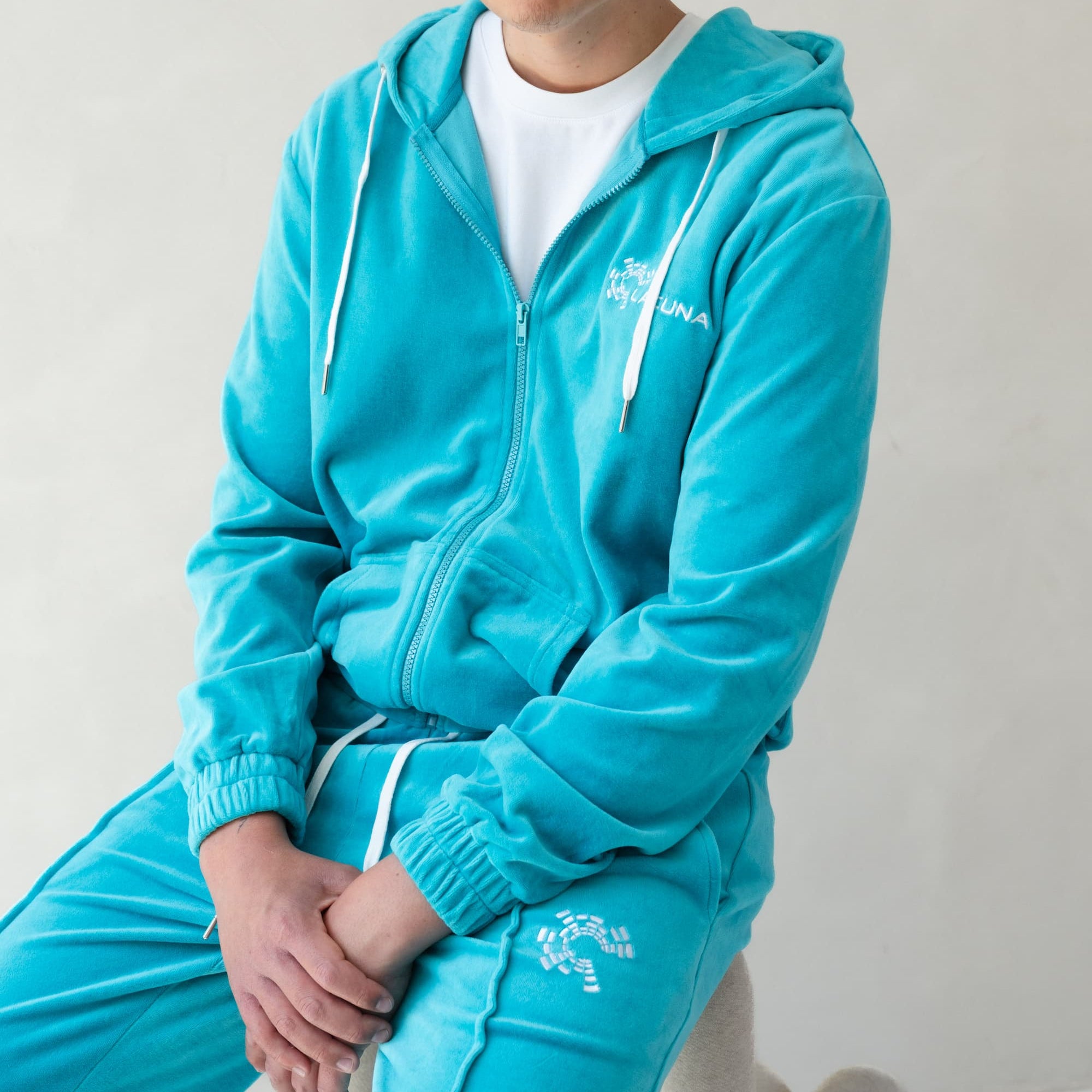 streetwear outfit tracksuit look